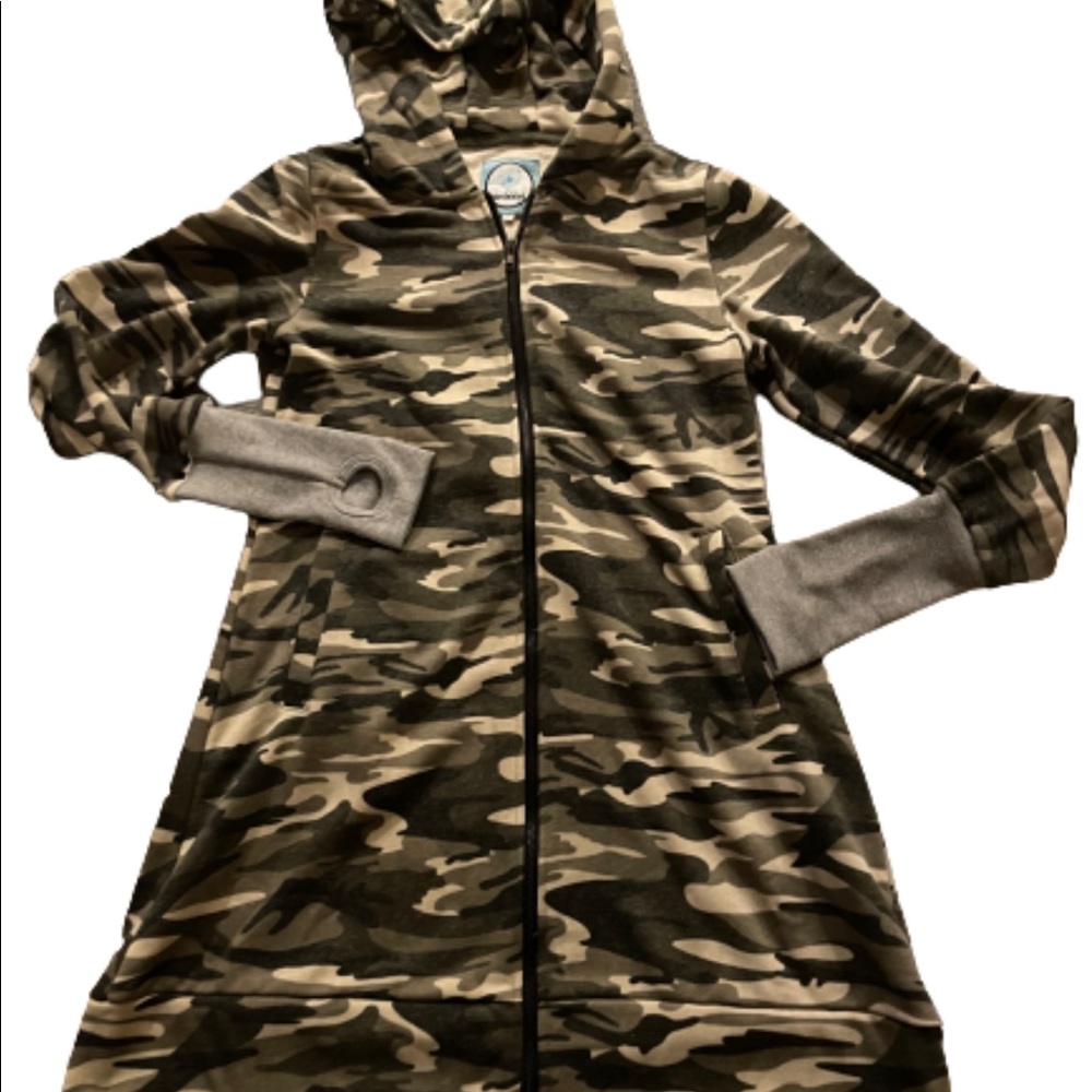 Long Zipper Cozy Camo Hoodie with thumb holes XS